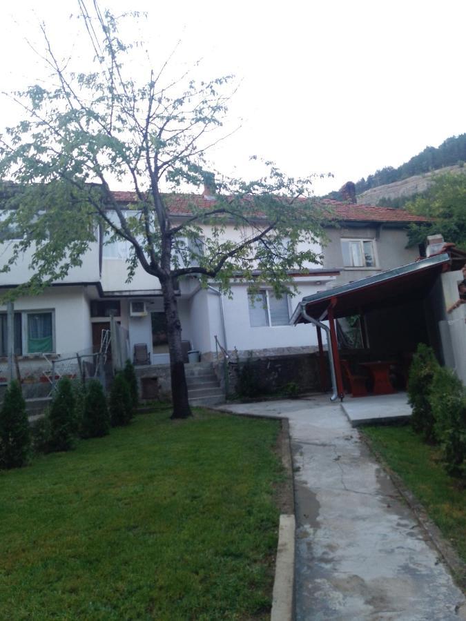House Nadejda Veliko Tarnovo Luaran gambar